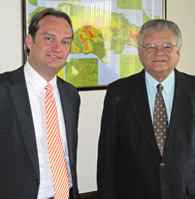 Jörn Follmer mit dem jamaikanischen Minister für Industrie, Investment und Handel, The Honorable Karl Samuda