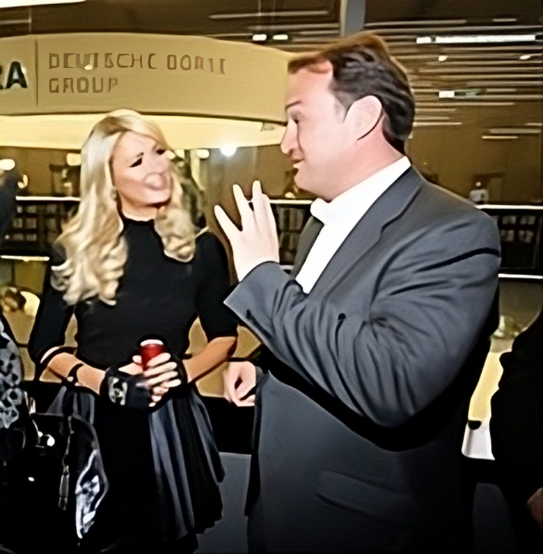 Jörn Follmer mit Paris Hilton 2011 in Frankfurt